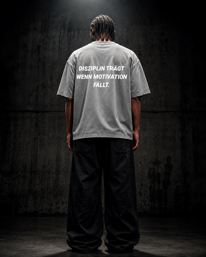 DISZIPLIN TRÄGT Oversized Shirt